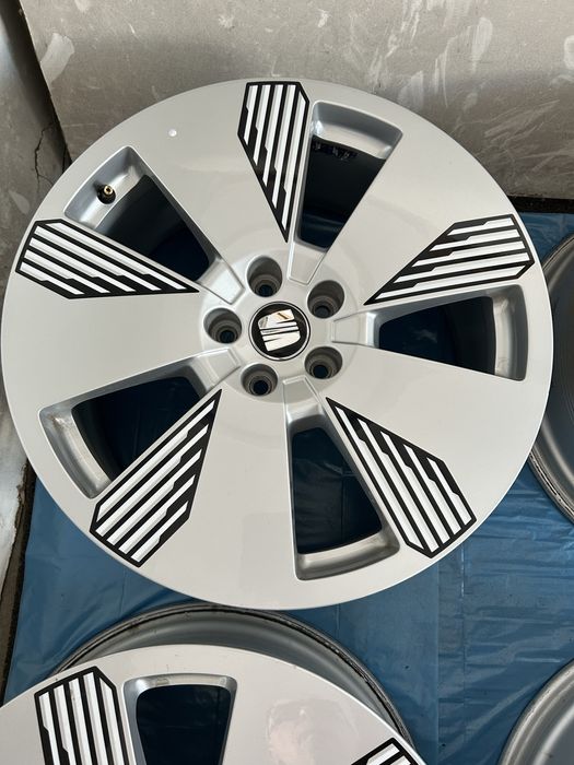 400 Felgi Aluminiowe SEAT R 19 5x112 Bardzo Ładne