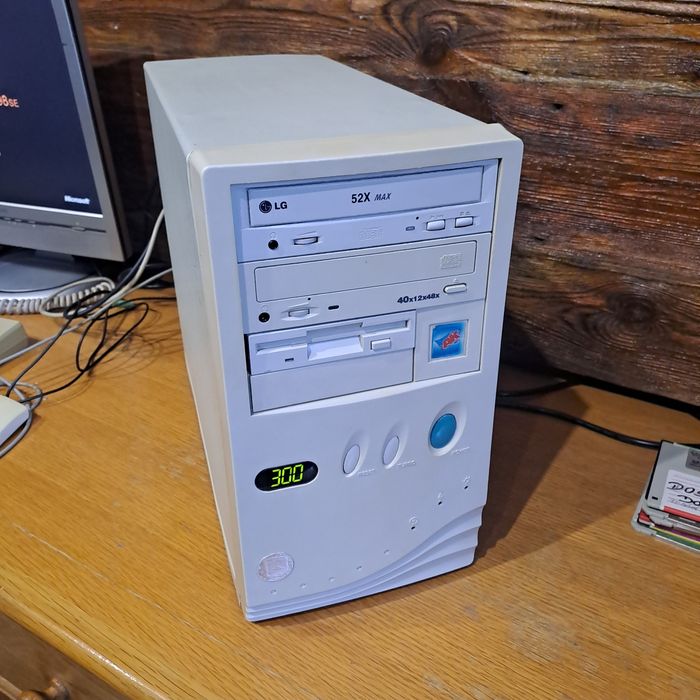 Retro Komputer socket 7 AMD K6 II 300Mhz Azza PT-5VMD