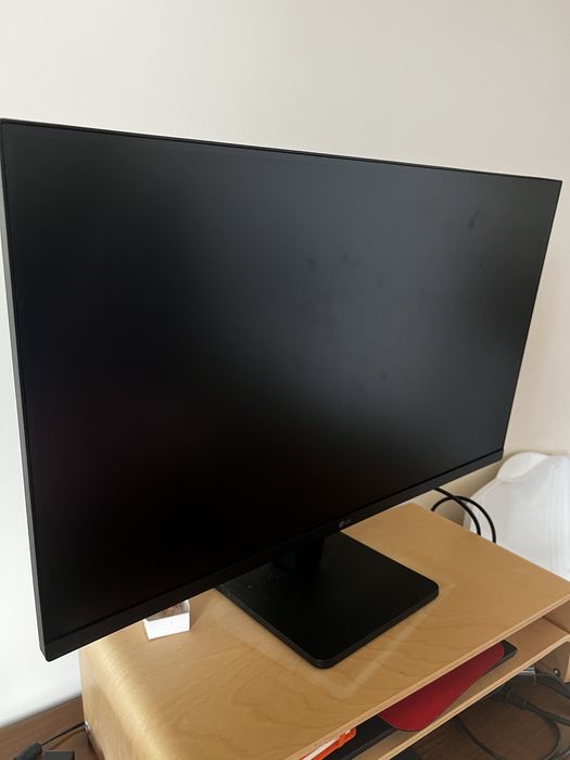 Monitor LG 27” FHD 100Hz IPS AMD FreeSync — Como Novo com Caixa