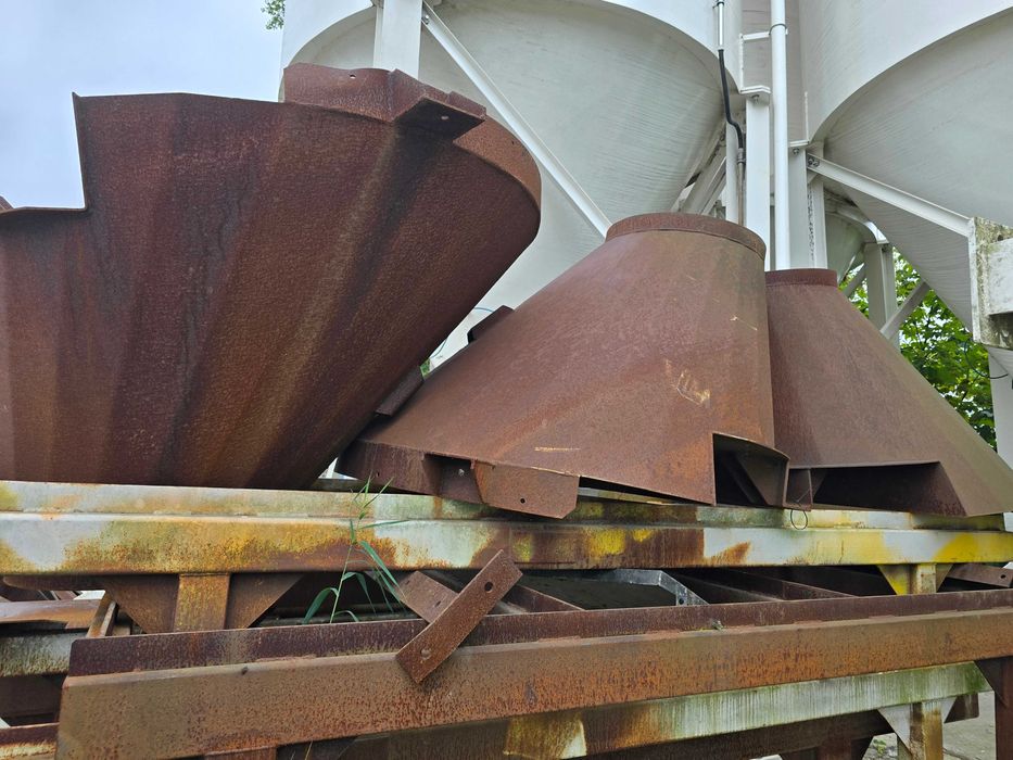 Lejki stalowe – czarne / niepomalowane