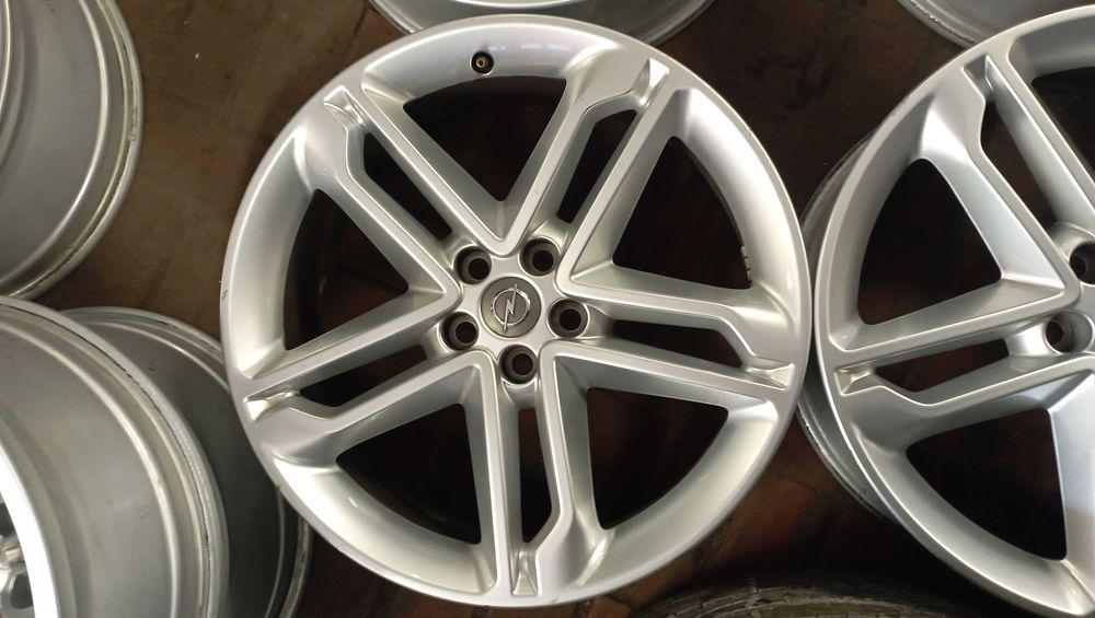 Felgi Aluminiowe 19 5X105 OPEL ET38