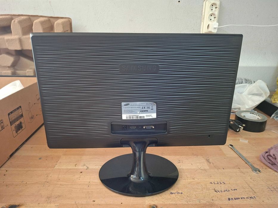 Monitor Samsung S22D300
