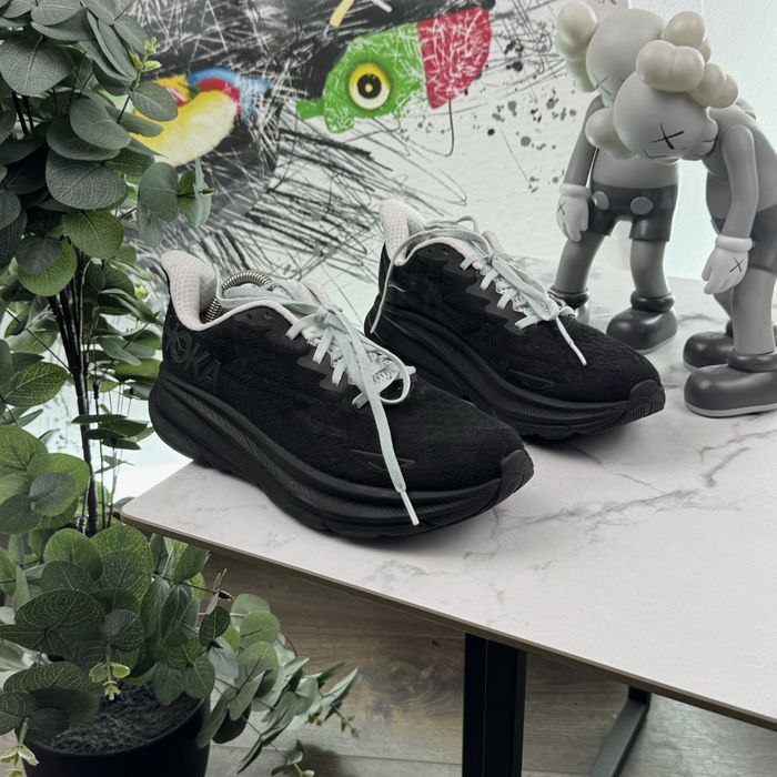 Кросівки Hoka Clifton 9 40.5 розмір Е6351