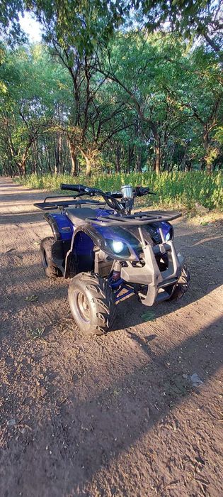 Продам детский электрический квадроцикл до 100 кг,состояние нового