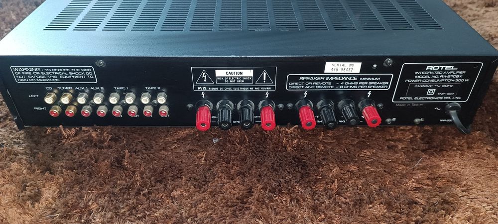 Amplificador Rotel RA970BX com avaria