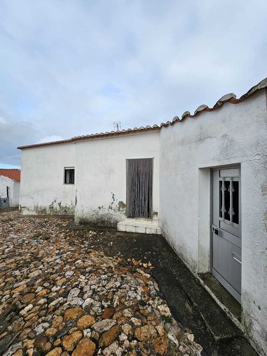 Vendo Casa em Aldeia no Alentejo junto ao Alqueva.
