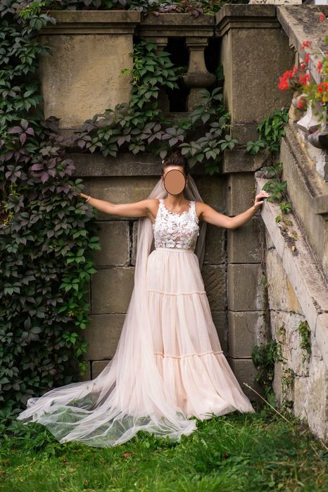 Suknia ślubna zdobiona koronka 3D beżowa pudrowa tiul welon gratis S