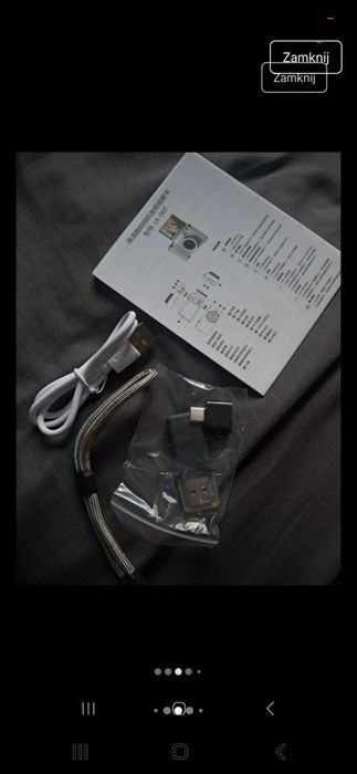 Czarny aparat cyfrowy