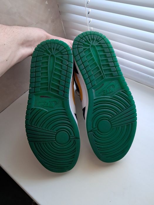 Кросівки nike air jordan 1 mid