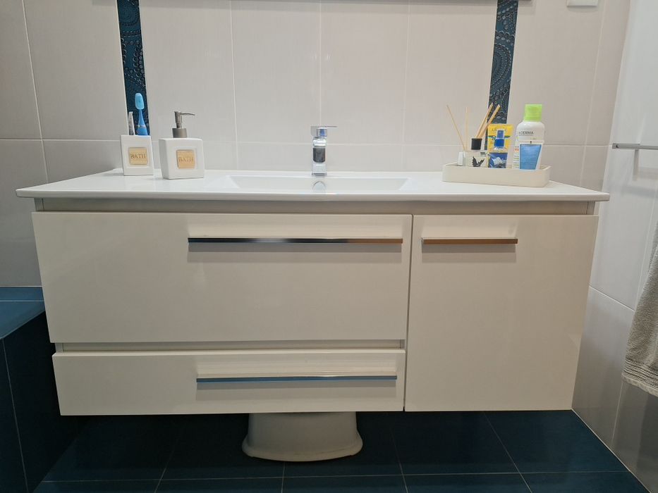 Movel wc de 1.20mt  com lavatório e torneira