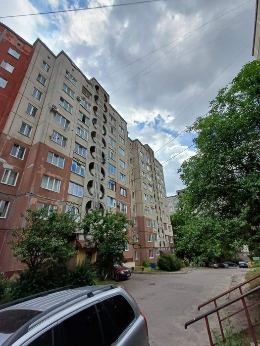 Продам 3 - кімнатну квартиру. Р-н. Північний. Вул. Р. Шухевича. 3 - поверх. Чудовий варіант!