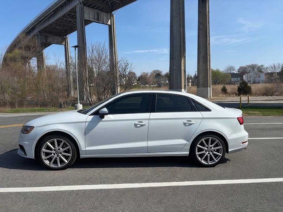 Audi A3 Premium      2015
