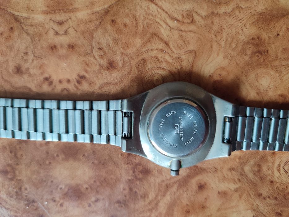 Годинник Q&Q Quartz (Японія) — Класичний стиль, сталевий браслет