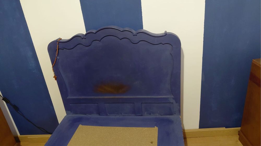 Cama single de madeira