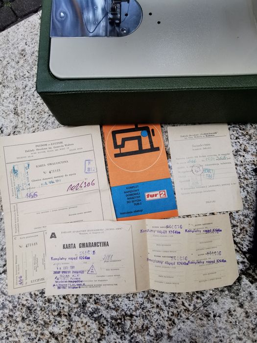 Predom Łucznik 466 z 1981r wraz z  dokumentacją maszyna do szycia
