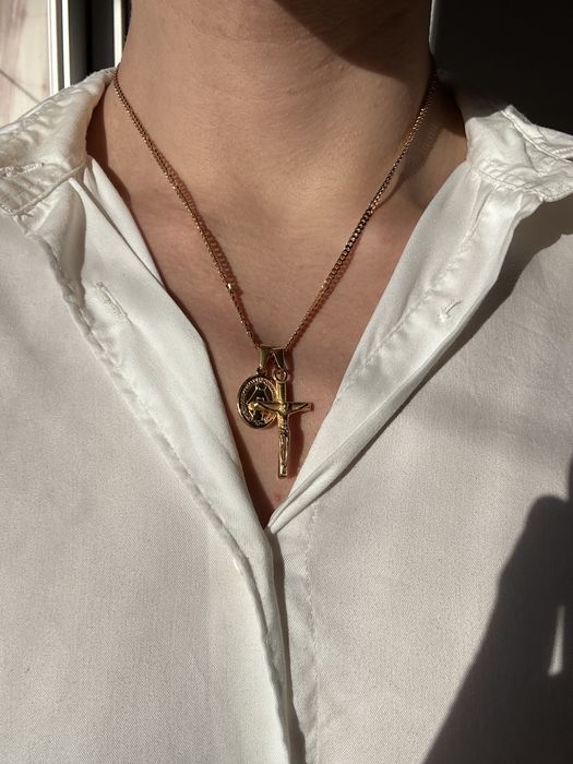 Colar dois pingentes cruz  maria e jesus