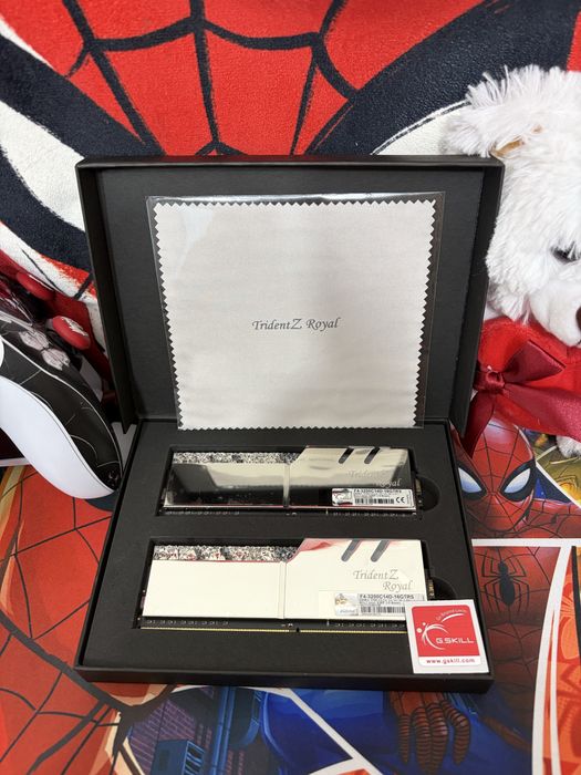 G.SKILL Trident Z Royal DDR4-3200 CL14 B-die чіпи