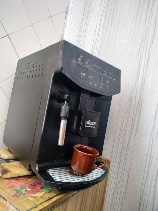 б\у кофемаш Ufesa Supreme Barista  (Испания )20 бар\сенсор