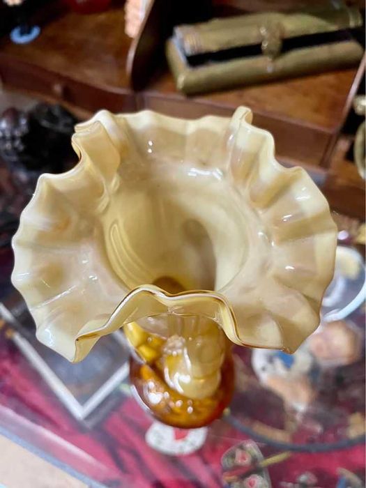 Jarra opalina antiga - Mão com Cornucópia