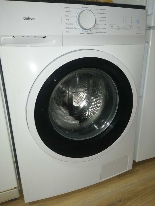 Máquina de Lavar Roupa QLive - Recente/Bom estado