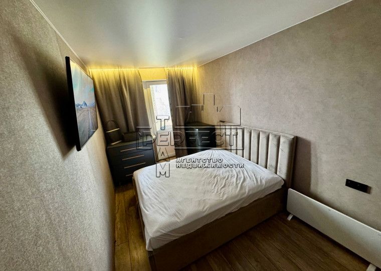 Продаж 2к квартири Якуба Коласа 5