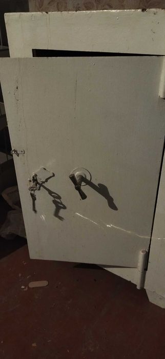 Сейф большой средний маленький