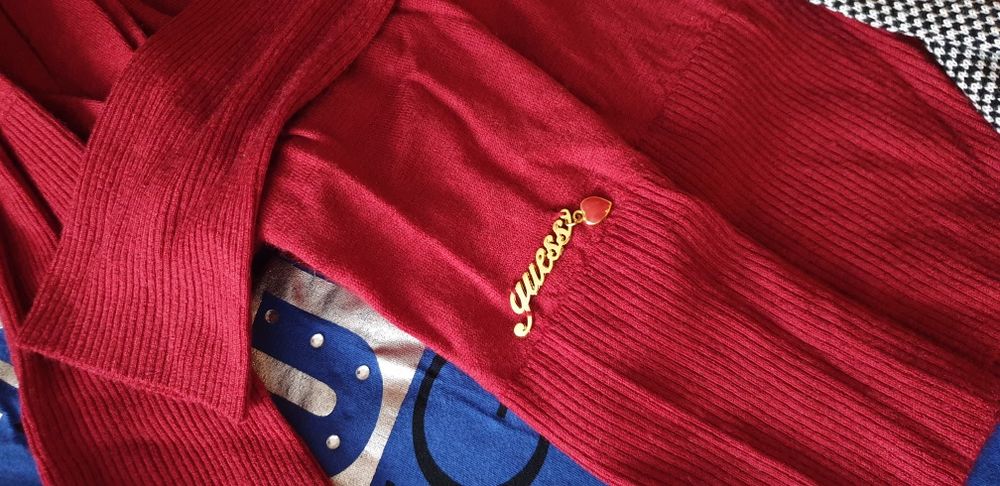 Paka ubrań r.38/40 sweterek Guess, spodnie, koszulki