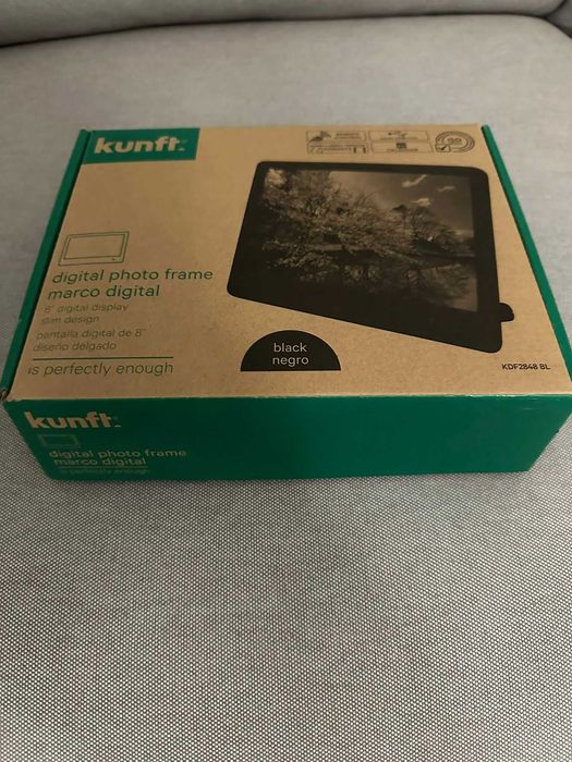 Moldura digital nova + calendário 8" com controlo remoto