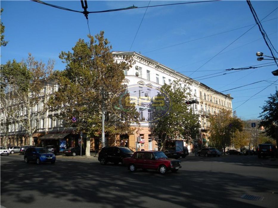 Продаж підвального приміщення 350,5 м², високі стелі 4,2 м, арки, під бар/винний магазин/галерею