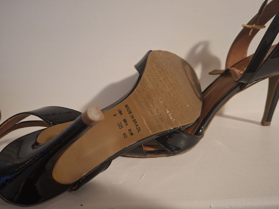 Sandałki damskie szpilki skora lakierowana rozm. 40
