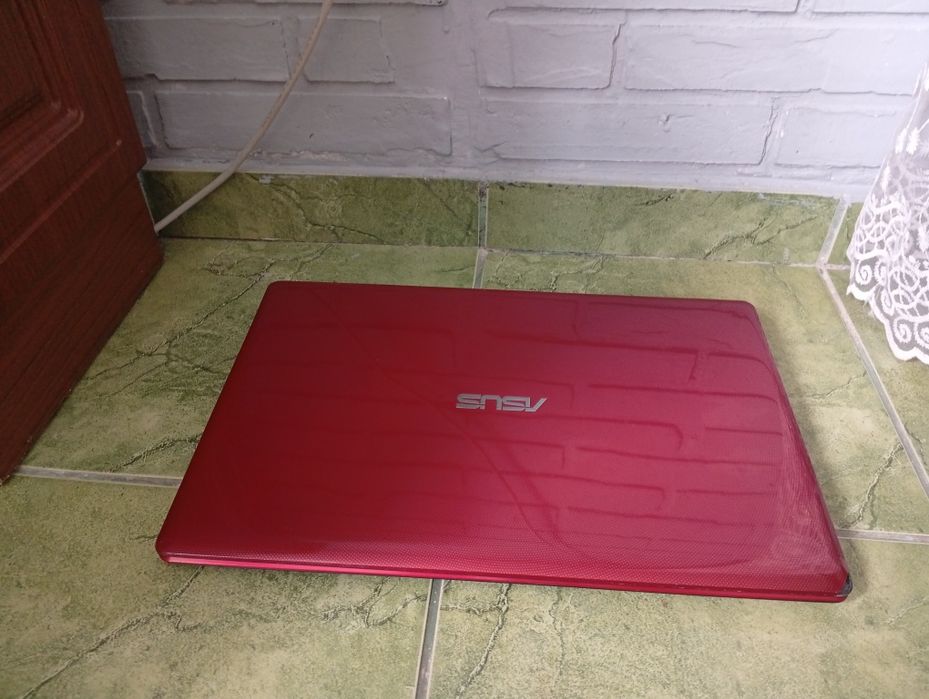 Ноутбук Asus K550C розбор