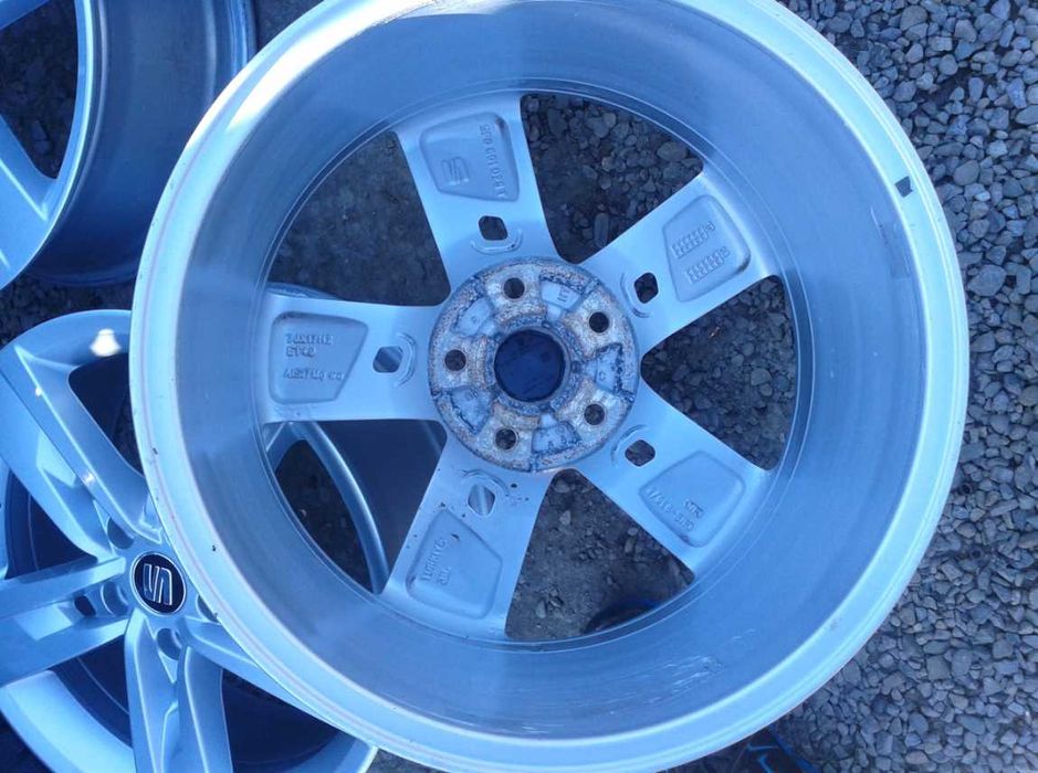 oryginalne felgi volkswagen golf caddy touran jetta passat r17 troc