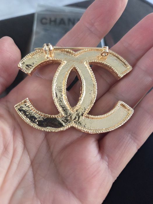 Ekskluzywna broszka  chanel