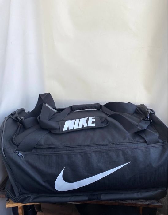 Велика спортивна сумка Nike