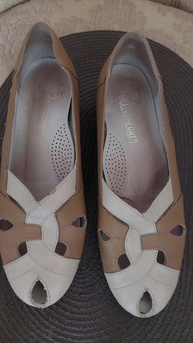 Półbuty ze skóry na koturnie r.38