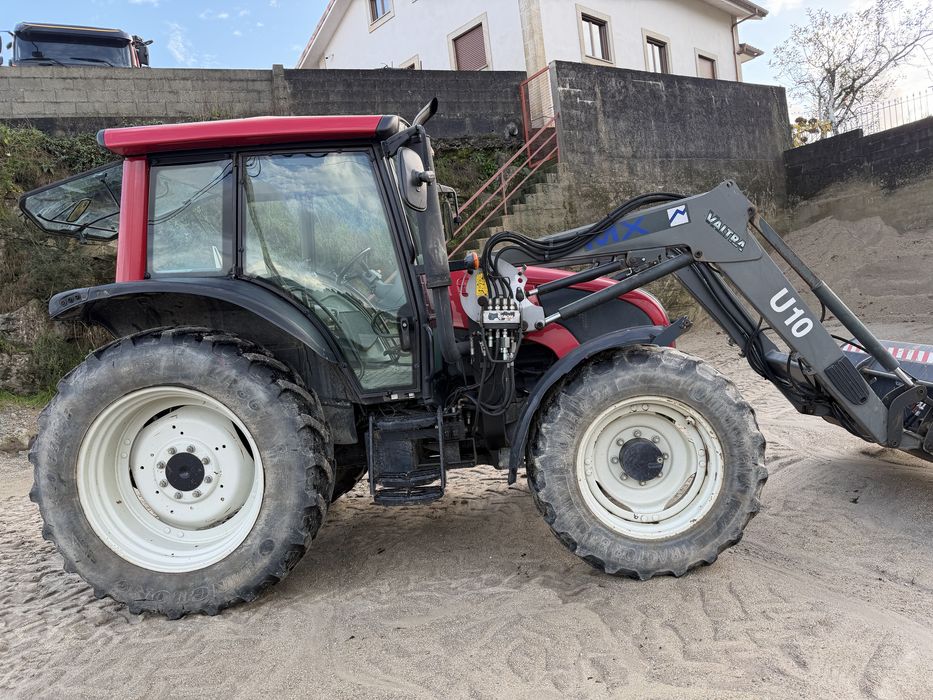Valtra N92 com carregador MX