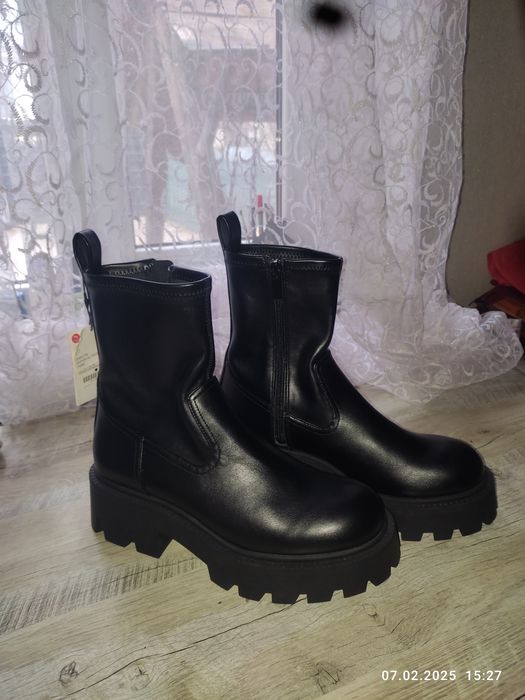 Нові демісезонні ботінки (Челсі)