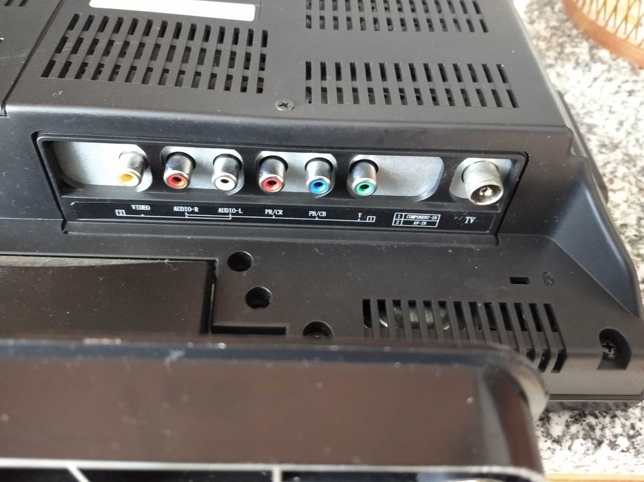 Televisor Crown LCD 16"
