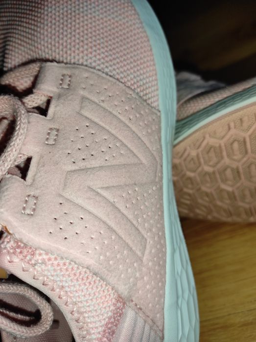 Женские кроссовки New Balance