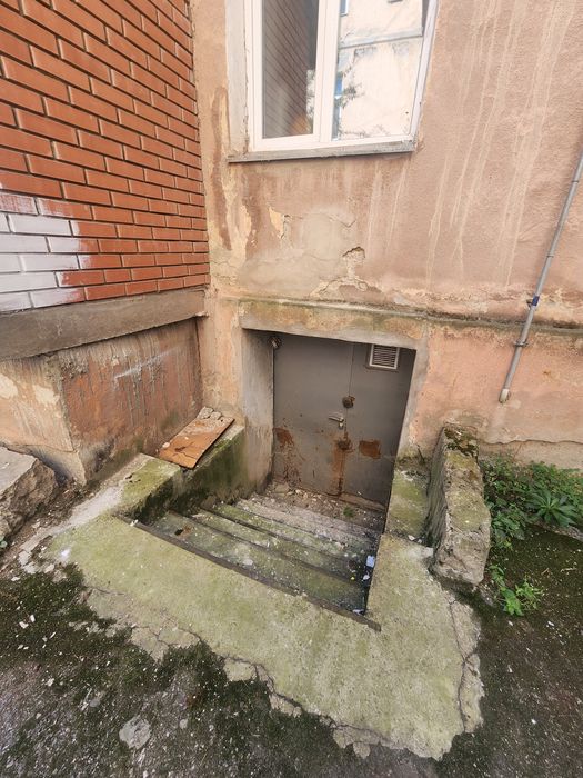 Продам цокольне приміщення в центрі 30м2