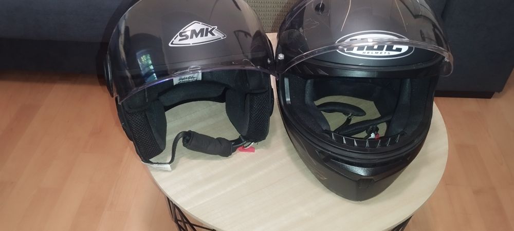 Vendo dois capacetes semi-novo