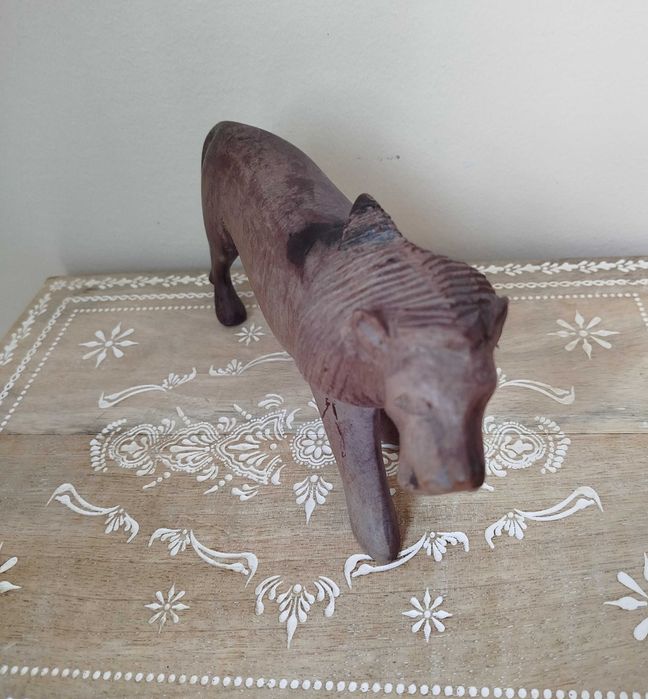 Antiga Escultura em madeira "Leão", origem Africana