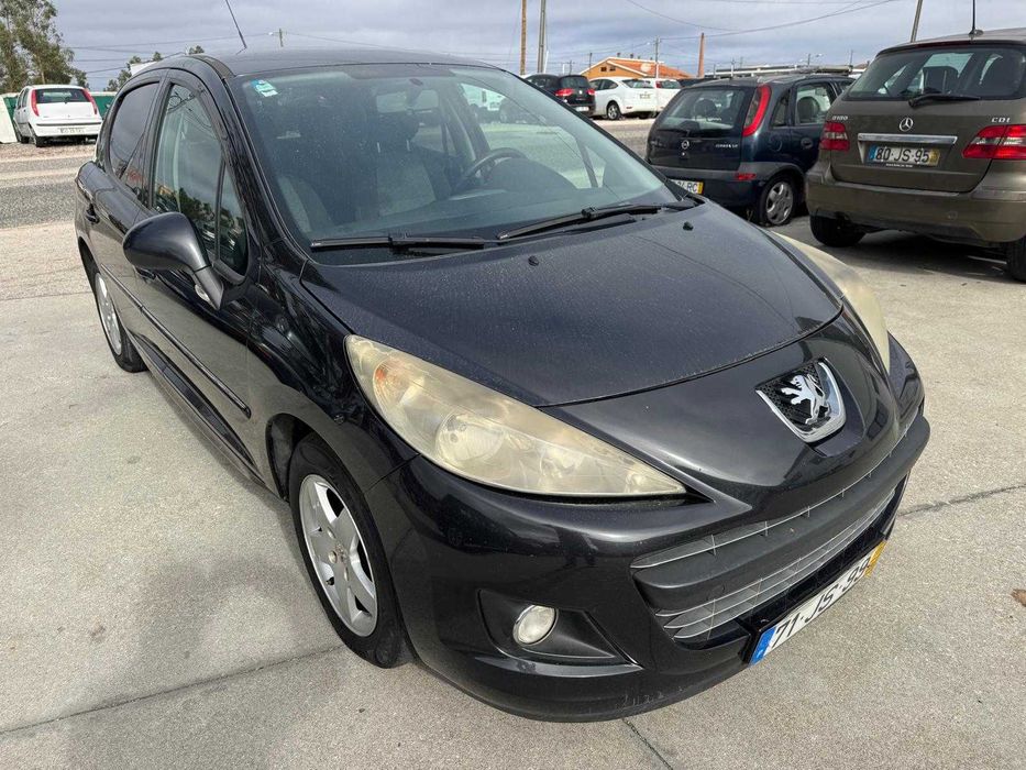 Peugeot 207 Preto