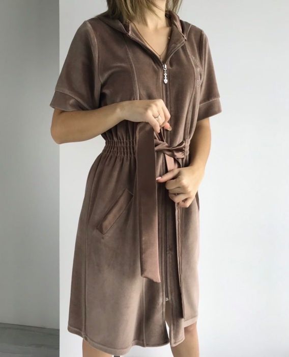 Жіночий домашній велюровий халат з капюшоном на блискавці / молнии