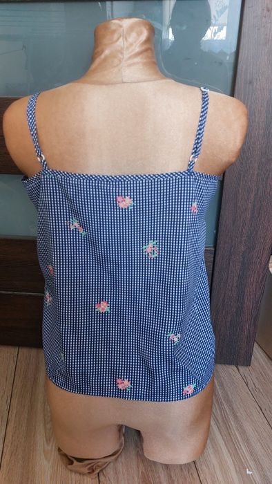 Bluzka na ramiączkach biało niebieska z kwiatami Takko Fashion 38 fa