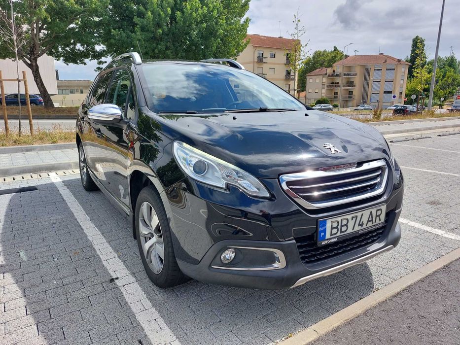 Peugeot 2008 1.2 VTi Allure | Teto Panorâmico | Estimado & Revisão em Dia