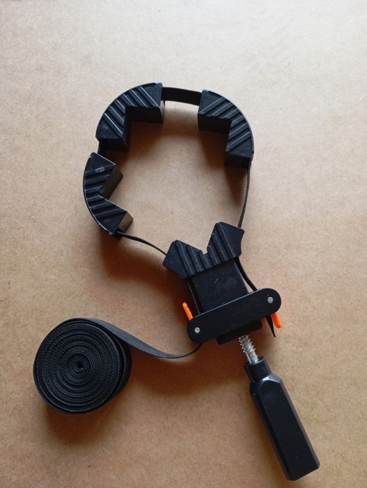 Струбцина для рамок