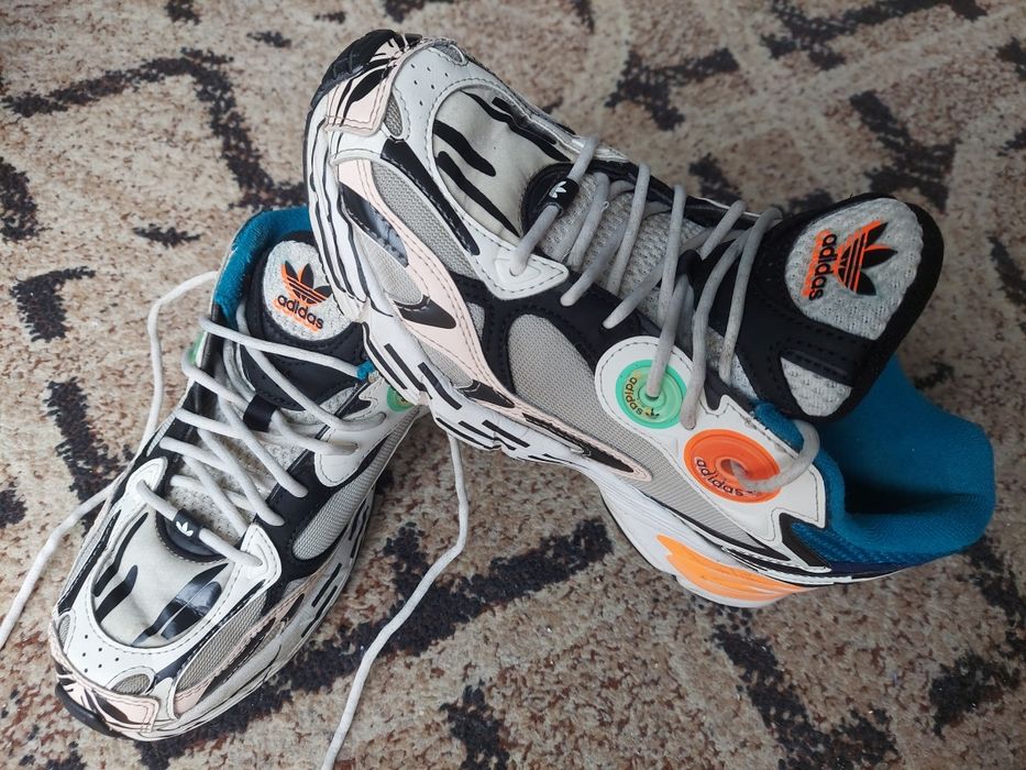 buty damskie adidas r. 39 1/3 wielokolorowe