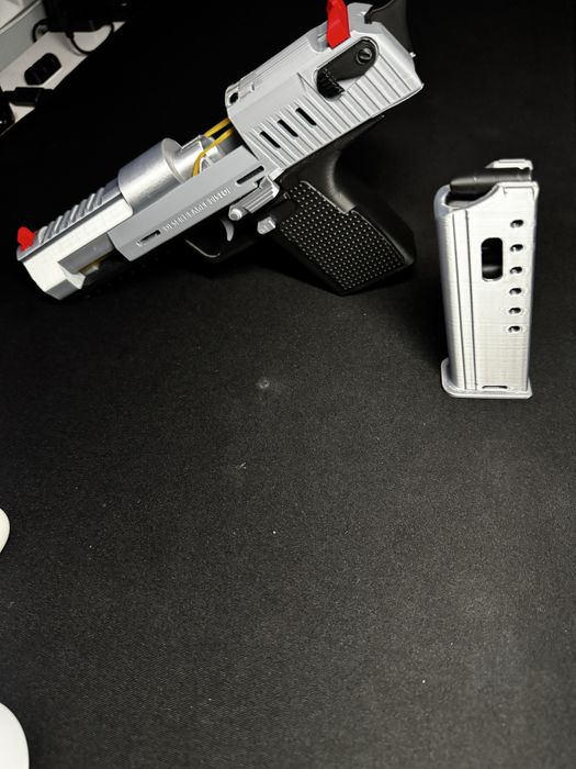 Réplica de Desert eagle (brinquedo)