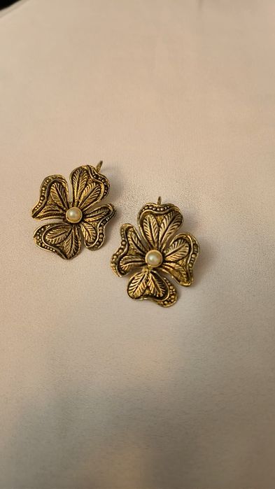 Brincos antigos vintage em prata